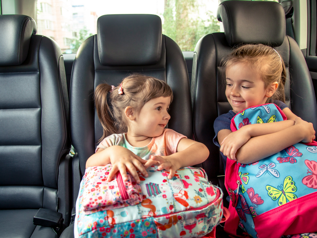 Nine tips to keep your child entretained in the car